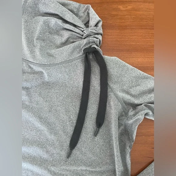 🔥 Nike Pro Hyperwarm Dri-FIT Cinch Neck Top – Size L Gray Long Sleeve ✔️ - Picture 2 of 10
